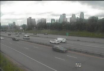 Traffic Cam I-94 EB at 11th Ave Player