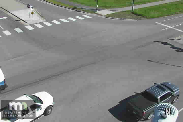 Traffic Cam MN-13 at 170th St Player