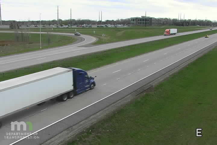 Traffic Cam I-94 EB at Opportunity Dr (MP 173) Player