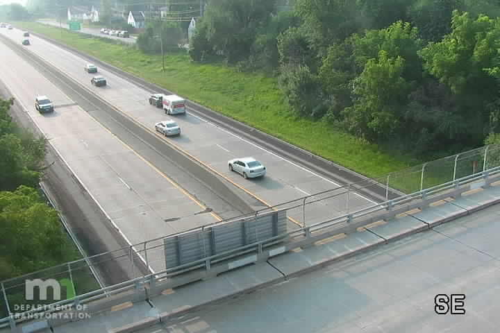 Traffic Cam MN-62 WB at 43rd Ave Player