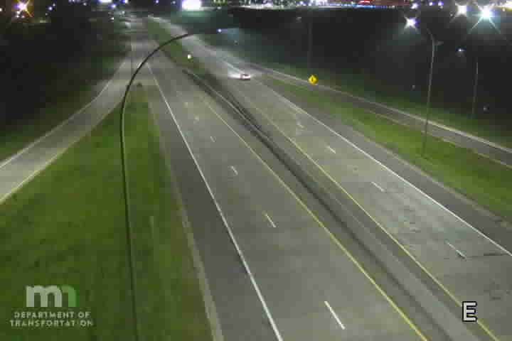 Traffic Cam MN-62 WB at 28th Ave Player