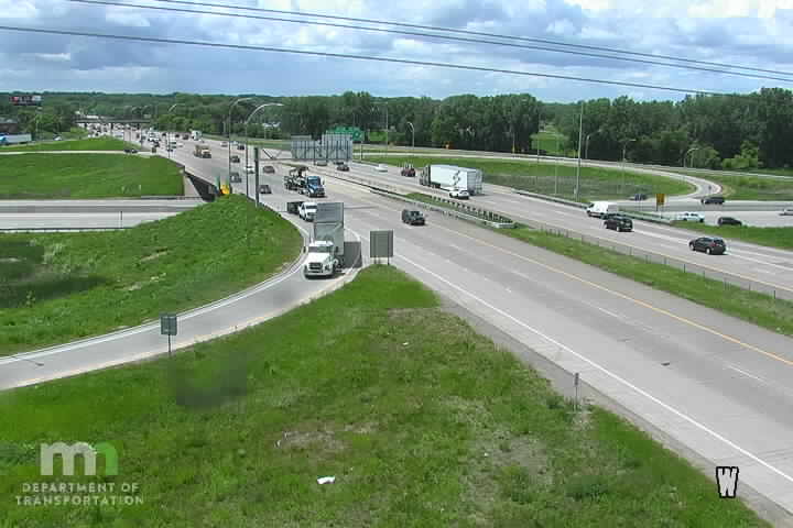 Traffic Cam I-694 EB at I-35W NB Player
