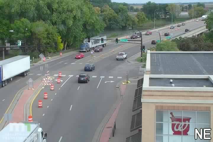 Traffic Cam MN-25 at Co Rd 75 Player
