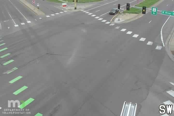 Traffic Cam MN-13 WB at Co Rd 11 Player