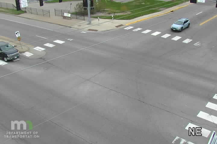 Traffic Cam MN-47 SB at 40th Ave Player
