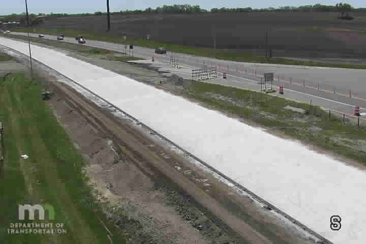 Traffic Cam US-52 NB at 250th St Player