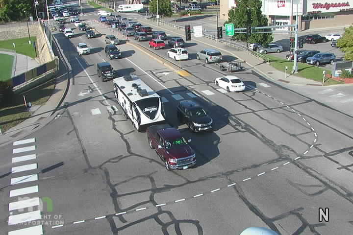 Traffic Cam US-61 SB at MN-55 EB Player