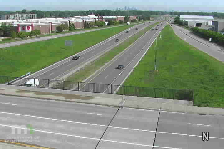 Traffic Cam MN-77 NB at 66th St Player