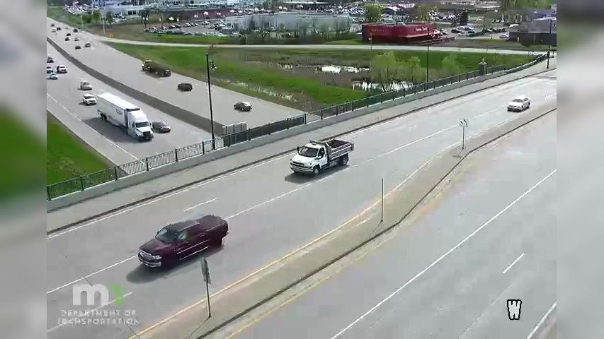 Traffic Cam Forest Lake: I-35 NB @ Co Rd Player