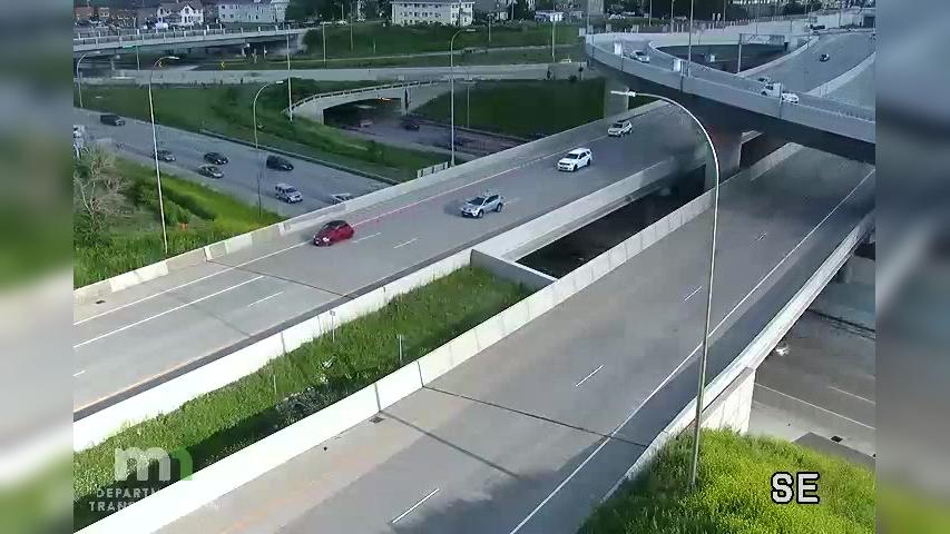 Traffic Cam Midtown Phillips: I-94 WB @ T.H.65 Player