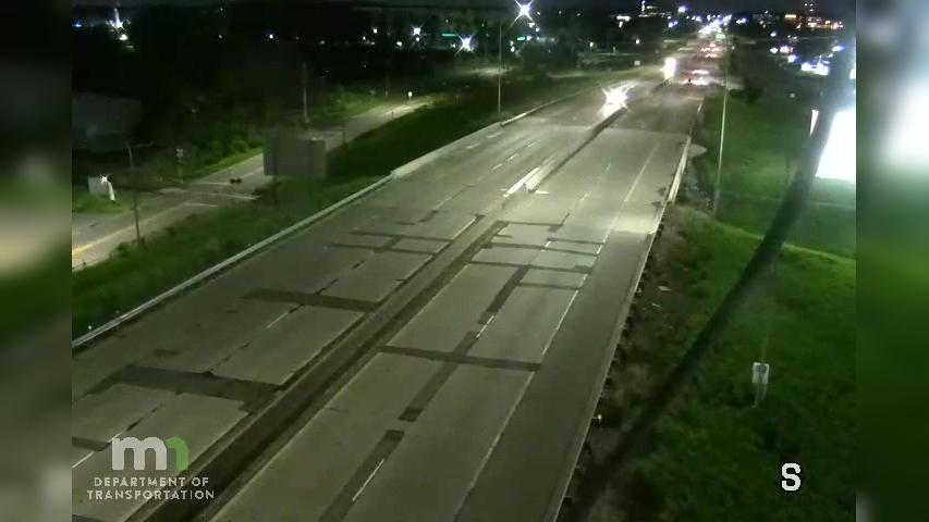 Traffic Cam Golden Valley: U.S.169 SB @ Plymouth Ave Player