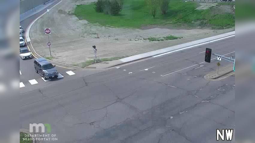 Traffic Cam Anoka: US 10: T.H.10 @ 7th Ave (SIG 1735043) Player
