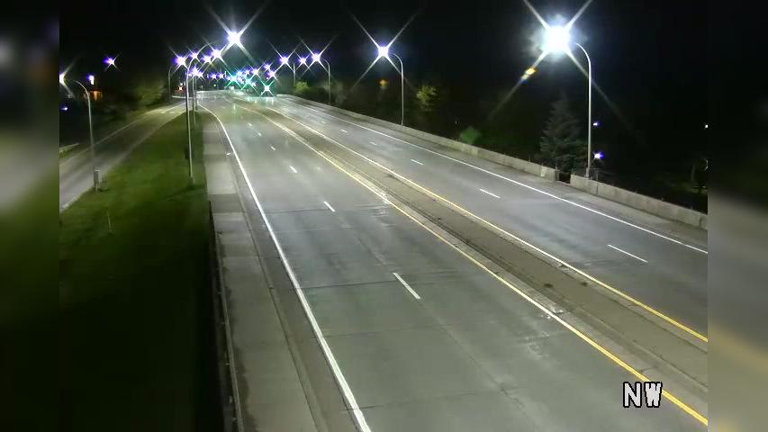 Traffic Cam Duluth: T.H. WB @ nd Ave W Player