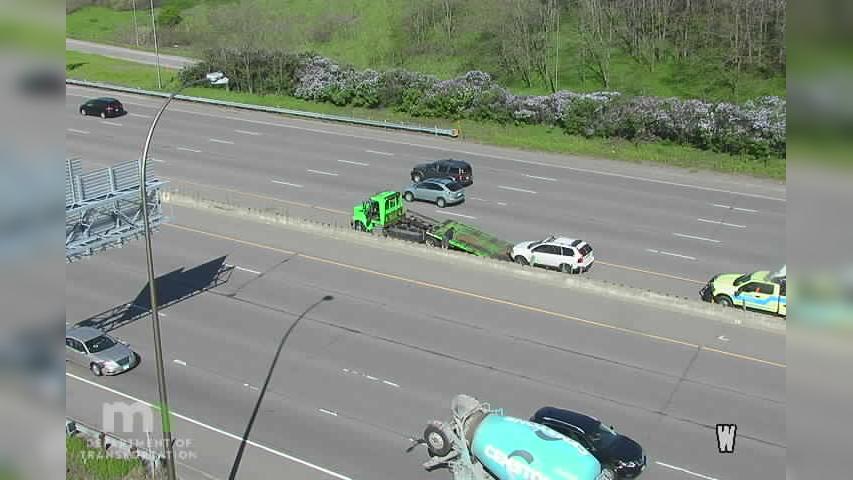 Traffic Cam Near North: I-94 WB @ Plymouth Ave Player