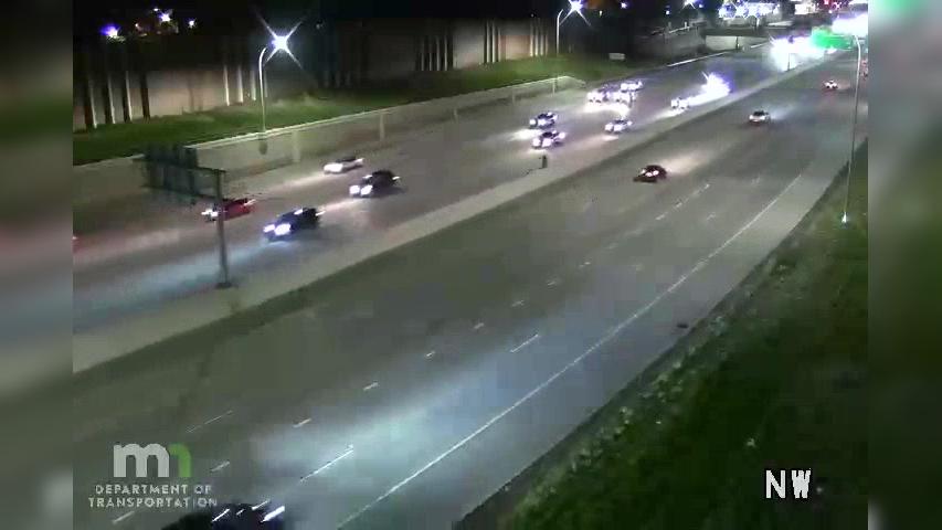 Traffic Cam Phillips West: I-35W NB @ 26th St Player