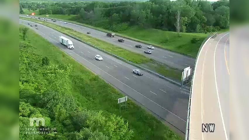 Traffic Cam Inver Grove Heights: I- EB @ Delaware Ave Player