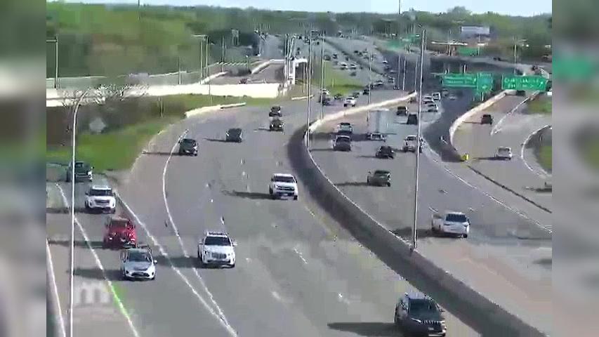 Traffic Cam Golden Valley: I-394 WB @ T.H.100 Player