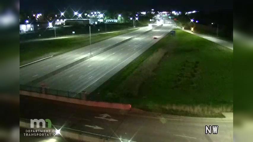 Traffic Cam Arden Hills: I-35W NB @ Co Rd Player