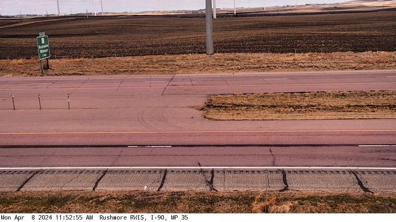 Traffic Cam Rushmore: I-90: I-90 - MP 35): I-90 - MP 35) View Player