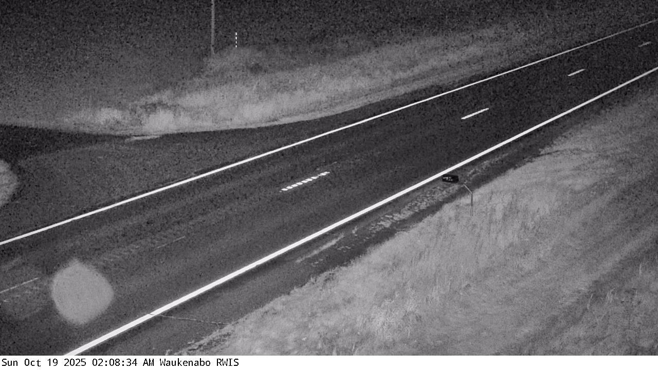 Traffic Cam Bain: US 169: U.S.169 (Waukenabo - MP 272.9): U.S.169 (Waukenabo - MP 272.9) View Player