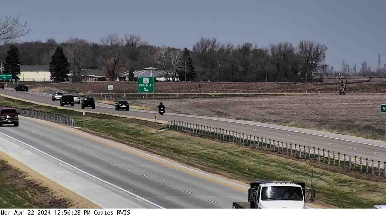 Traffic Cam Empire: US 52: T.H.52 (Coates - MP 110.4): T.H.52 (Coates - MP 110.4) View Player
