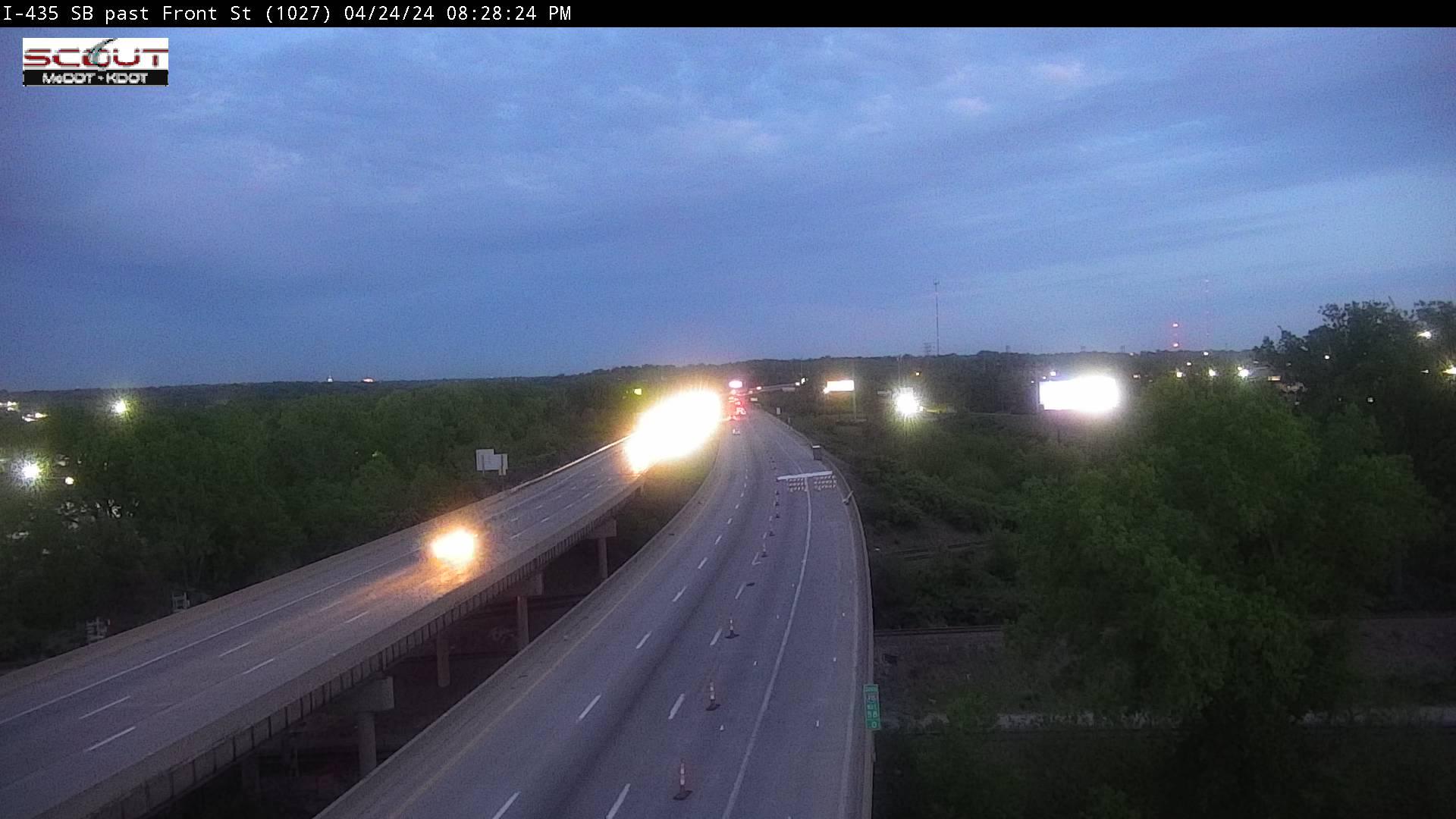 Traffic Cam Kansas City: I-435 S @ South of Front St Player