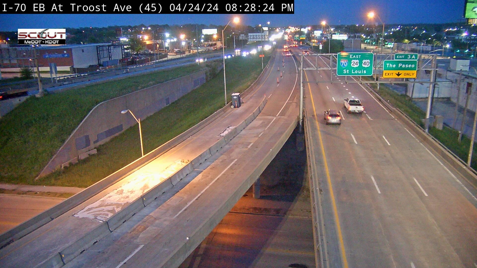 Kansas City: I- E @ TROOST AVE Traffic Camera