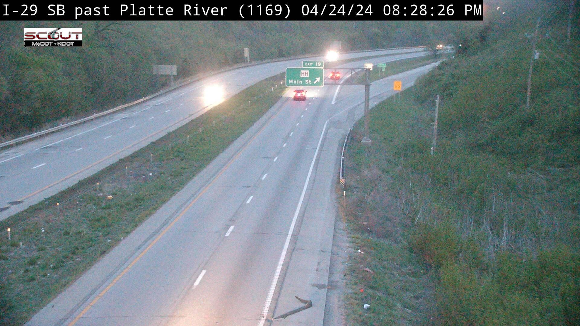 Platte City: I- SB @ Platte River Traffic Camera