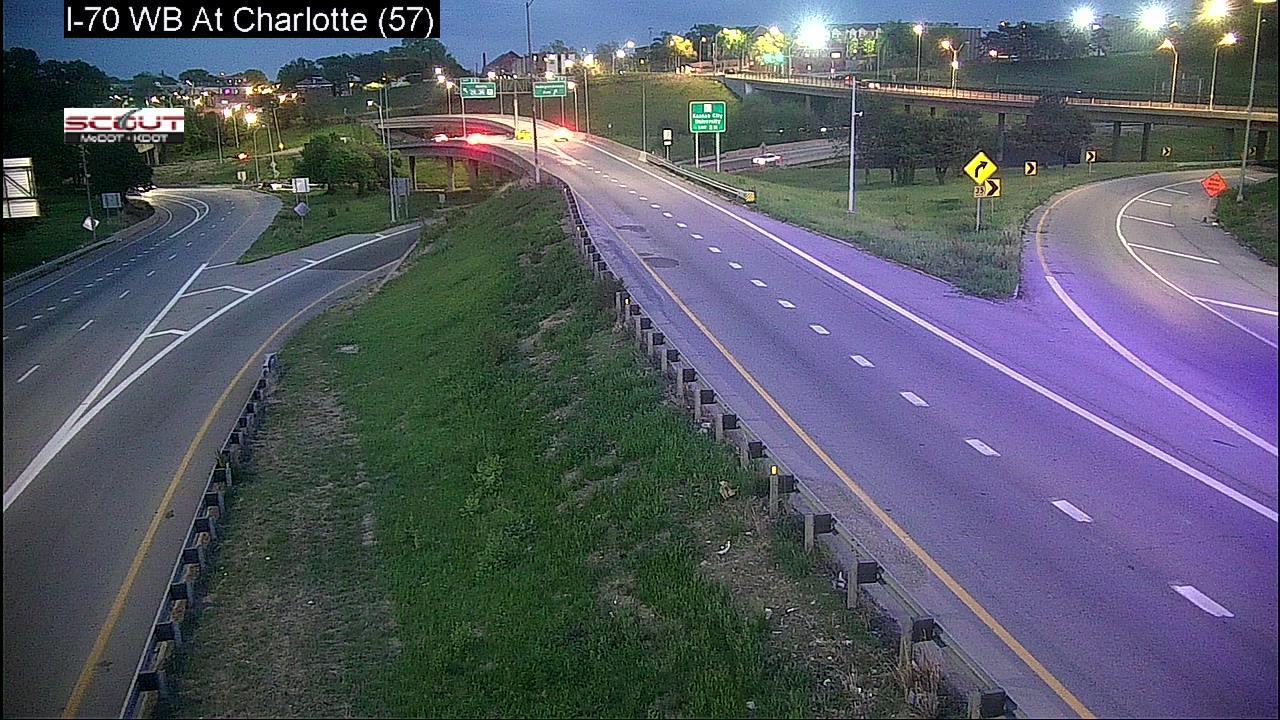 Traffic Cam Central Business District KC: I- W @ CHARLOTTE Player