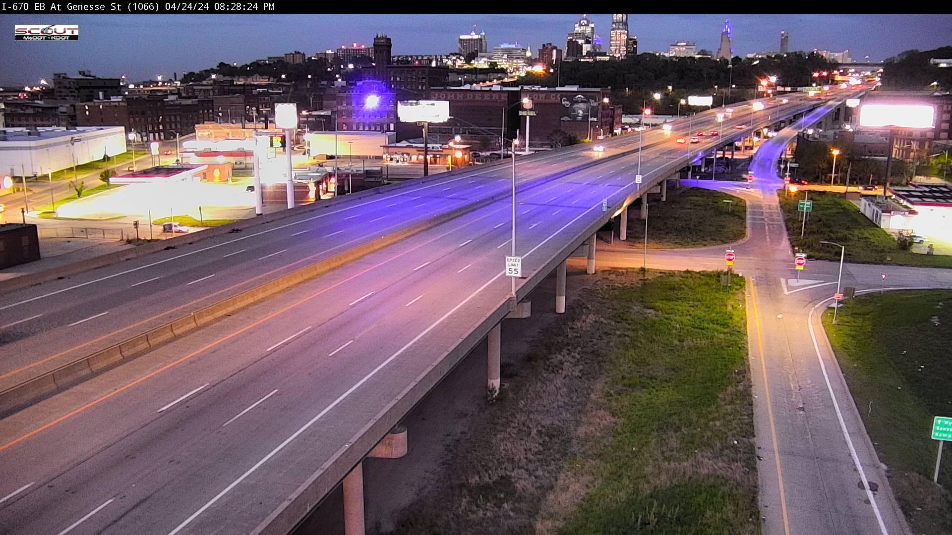 Traffic Cam Kansas City: I-670 E @ Genesse Street Player