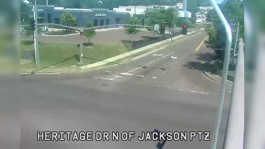 Traffic Cam Oxford: Jackson Ave at Heritage Dr Player