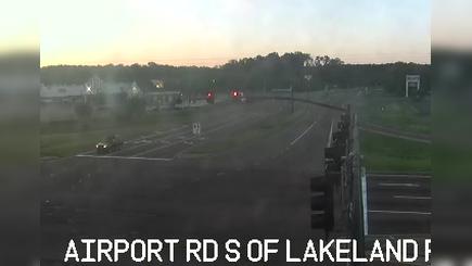 Traffic Cam Luckney: Lakeland Dr at Airport Rd Player