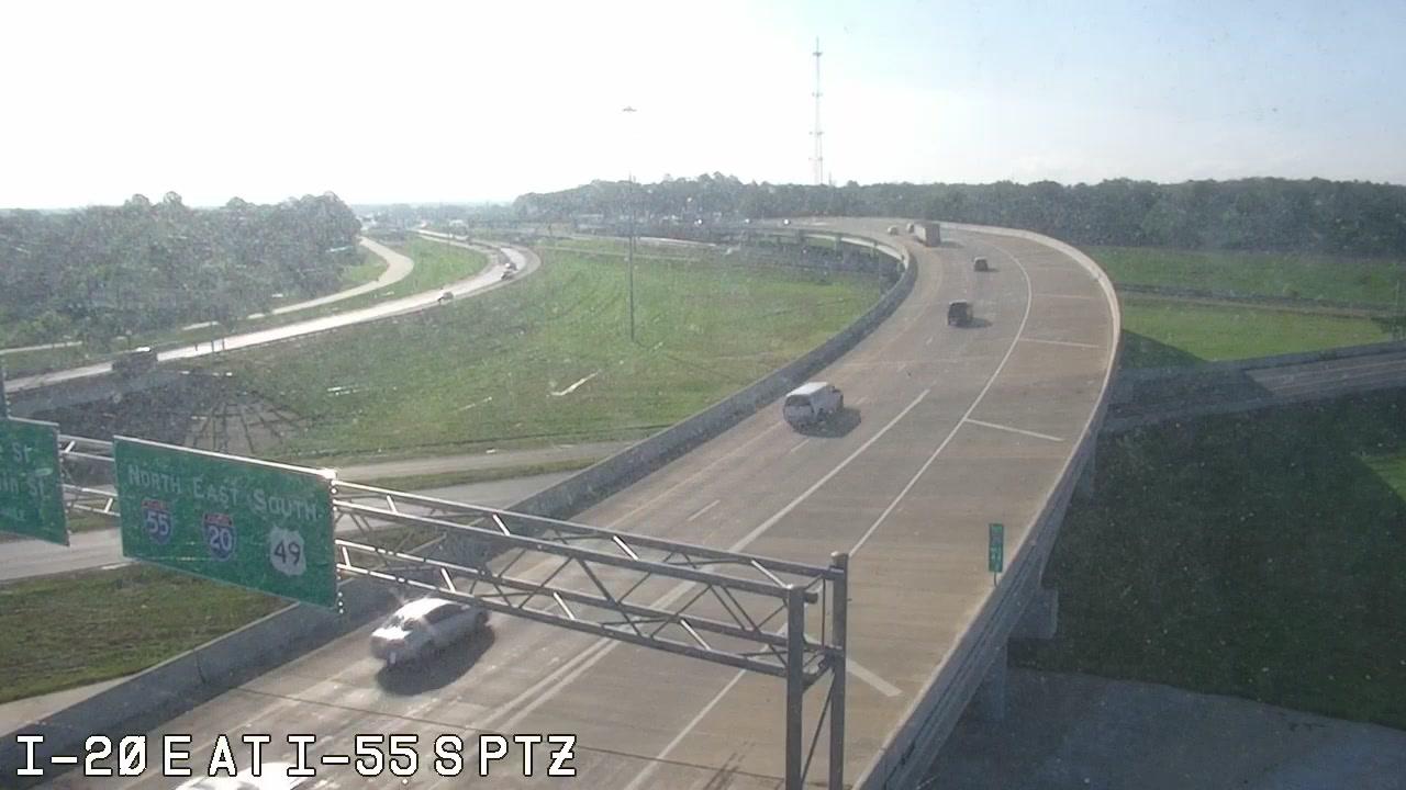 Traffic Cam Jackson: I-55 South at I-20 Interchange Player