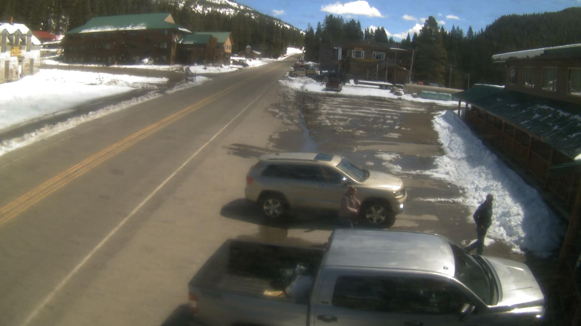 Traffic Cam Cooke City › East: Cooke City-Silver Gate Player