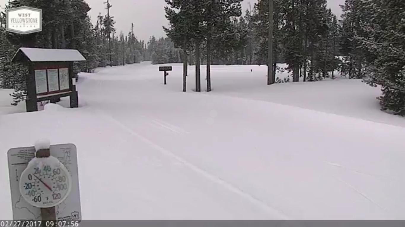Traffic Cam West Yellowstone: Rendezvous Ski Trail Player