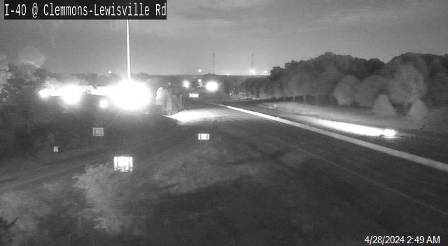 Traffic Cam I-40 @ Lewisville-Clemmons Rd - Mile Marker 184 Player