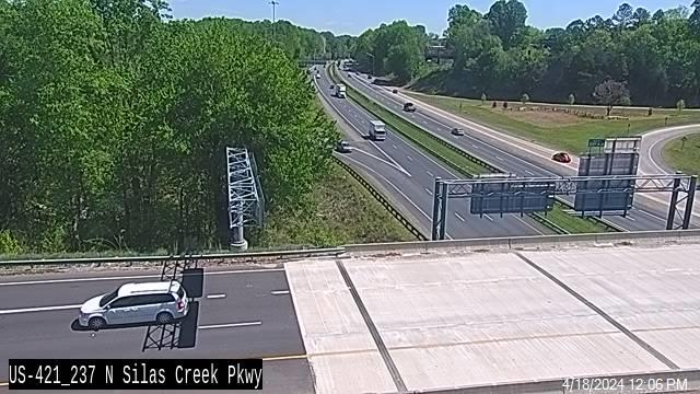 Traffic Cam US 421 @ Silas Creek Parkway Player