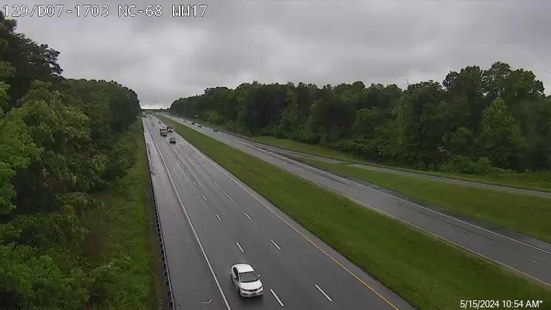 Traffic Cam NC-68 MM 17 - Mile Marker 17 Player
