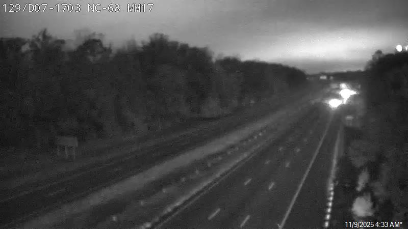 Traffic Cam NC-68 MM 17 - Mile Marker 17 Player