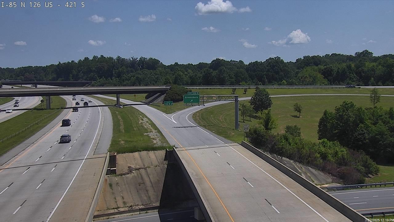 Traffic Cam I-85 N @ mm 126 - Mile Marker 126 Player