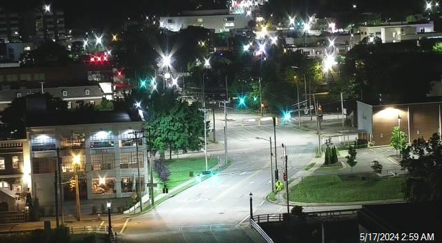 Traffic Cam Commerce Avenue and Elm Street Player