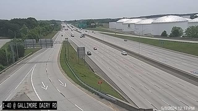 Traffic Cam I-40 at Gallimore Dairy Rd - Mile Marker 211 Player