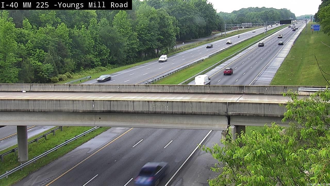Traffic Cam I-40 at Youngs Mill Rd - Mile Marker 225 Player
