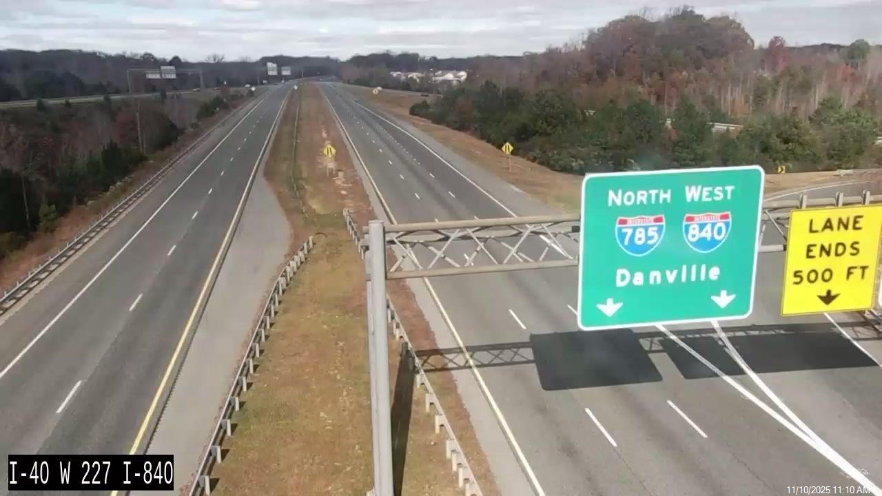 Traffic Cam I-40 at I-785 / I-840  - Mile Marker 227 Player
