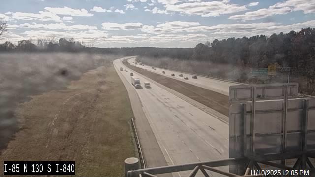 Traffic Cam I-85 at I-785 / I-840 - Mile Marker 131 Player
