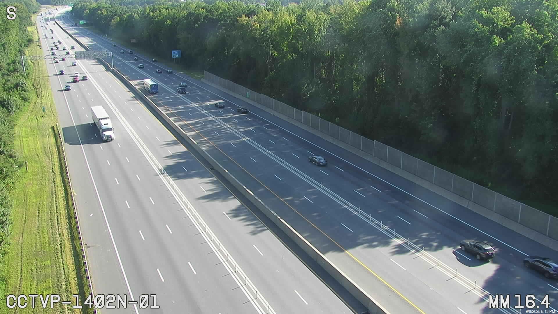 Traffic Cam I-77 NB @ MM 16.4 - Mile Marker 16.4 Player