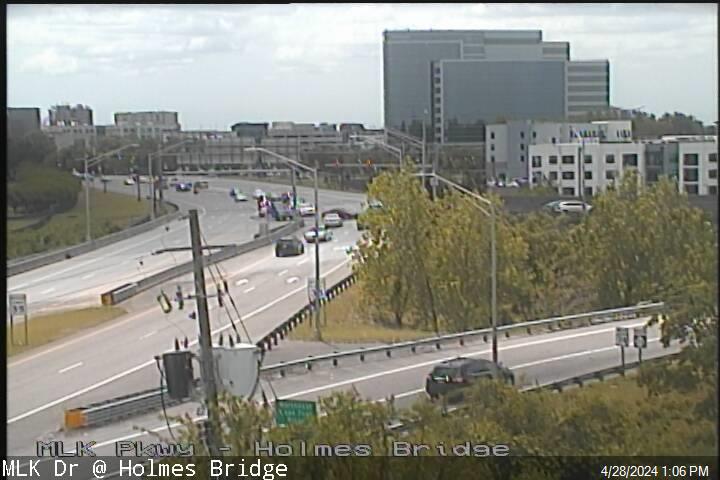 US 74/NC 133 (MLK Pkwy) at Isabel Holmes Bridge (East side) Traffic Camera