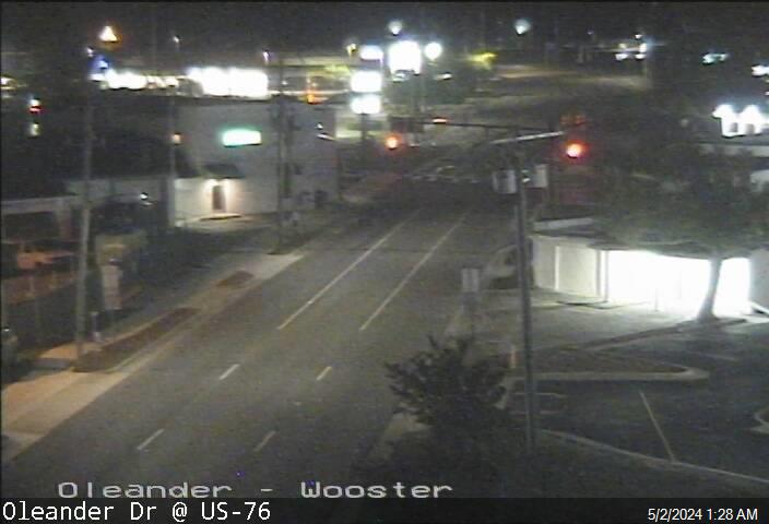 Traffic Cam US 76 (Oleander Dr) at US 76 (Wooster St) / 17th St  Player
