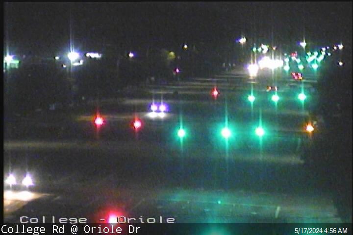 Traffic Cam US 117/NC 132 (College Rd) at Oriole Dr  Player
