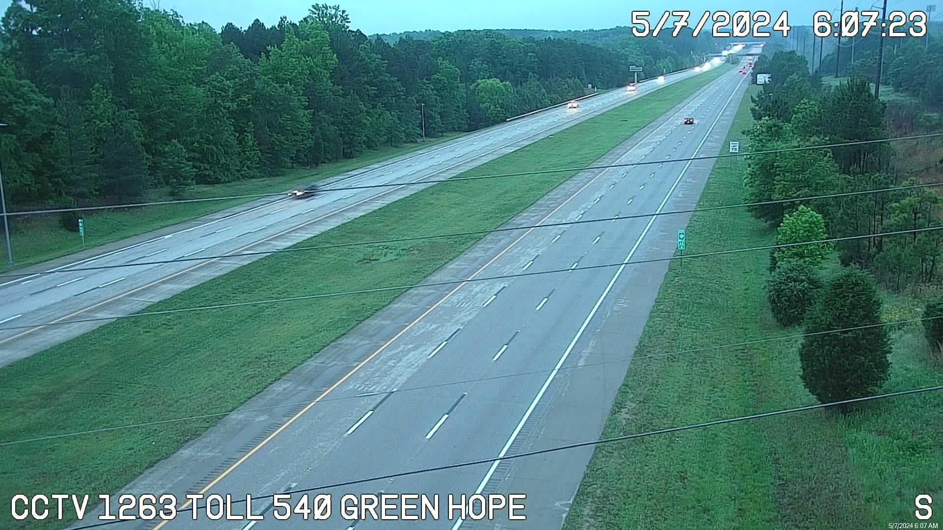 Traffic Cam NC 540 (Toll) & Green Hope School Rd - Mile Marker 64 Player